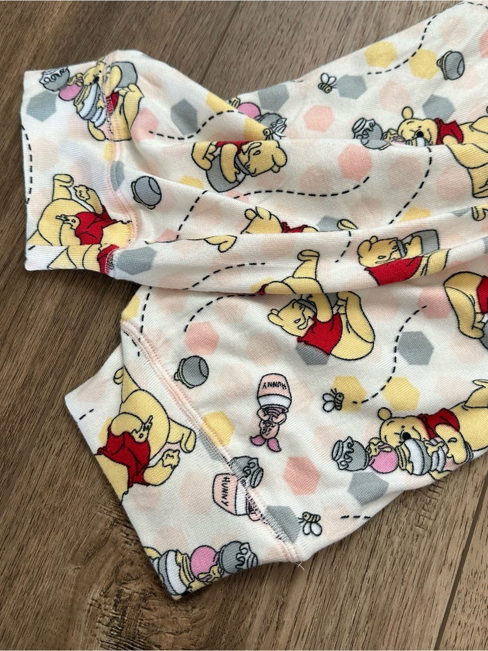 NEW! Disney Winnie the Pooh Women’s 2-Piece Pajama Lounge Set, Disneyland, Large - Picture 9 of 12